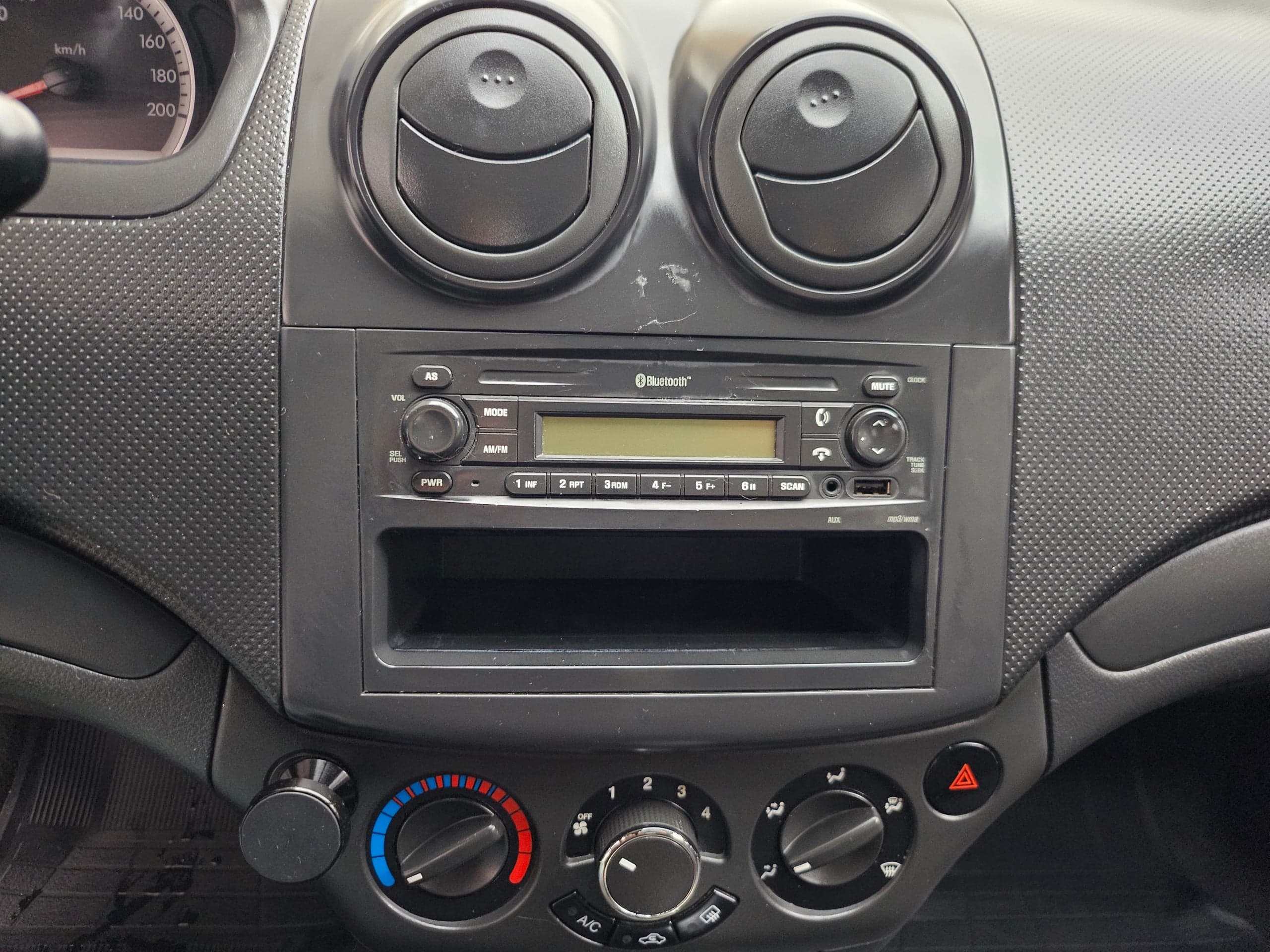 Chevrolet Aveo 2015